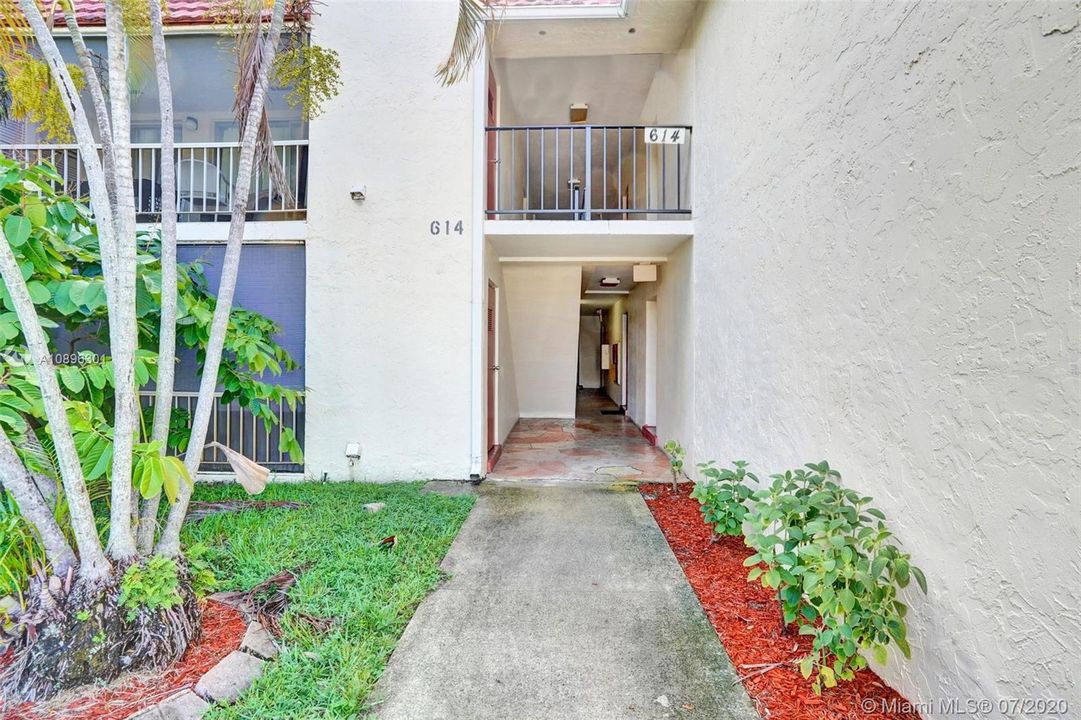 Vendido Recientemente: $139,900 (2 camas, 2 baños, 847 Pies cuadrados)