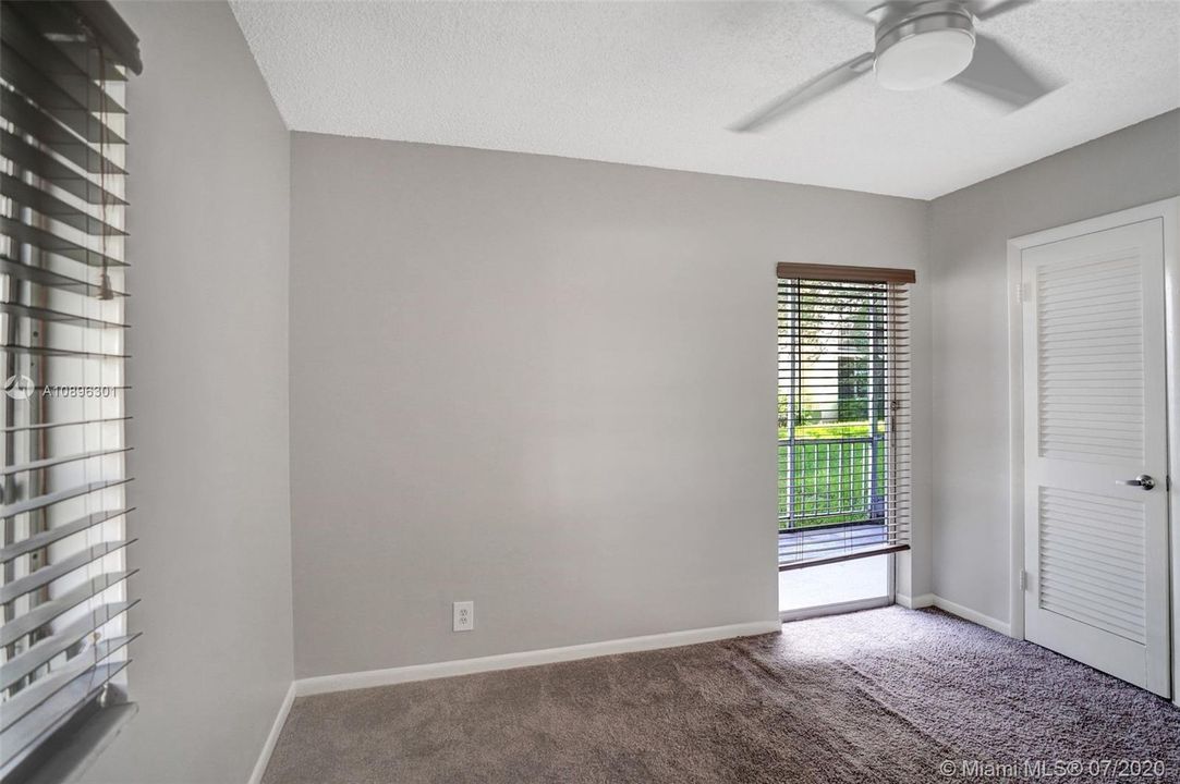 Vendido Recientemente: $139,900 (2 camas, 2 baños, 847 Pies cuadrados)