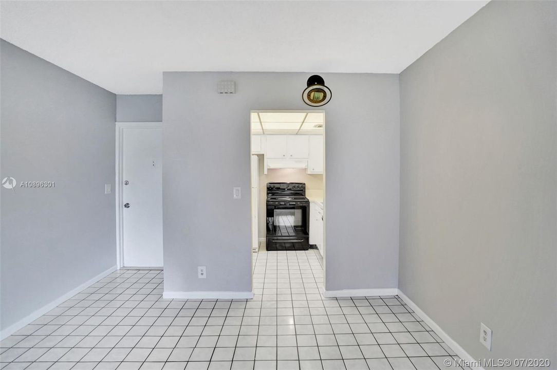Vendido Recientemente: $139,900 (2 camas, 2 baños, 847 Pies cuadrados)