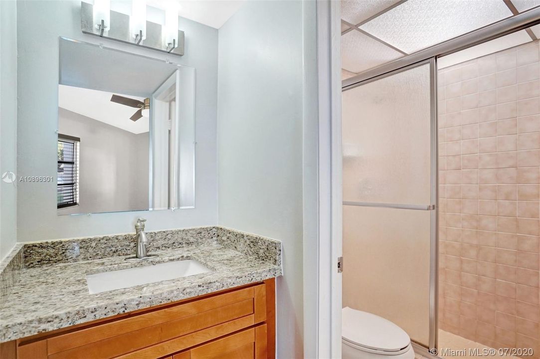 Vendido Recientemente: $139,900 (2 camas, 2 baños, 847 Pies cuadrados)
