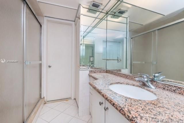 Recently Rented: $2,400 (3 beds, 2 baths, 1443 Square Feet)
