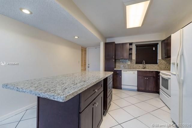 Recently Rented: $2,400 (3 beds, 2 baths, 1443 Square Feet)