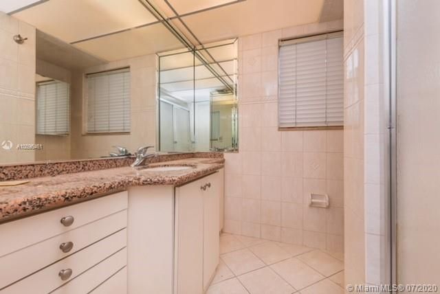 Recently Rented: $2,400 (3 beds, 2 baths, 1443 Square Feet)