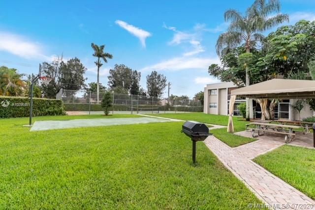 Recently Rented: $2,400 (3 beds, 2 baths, 1443 Square Feet)