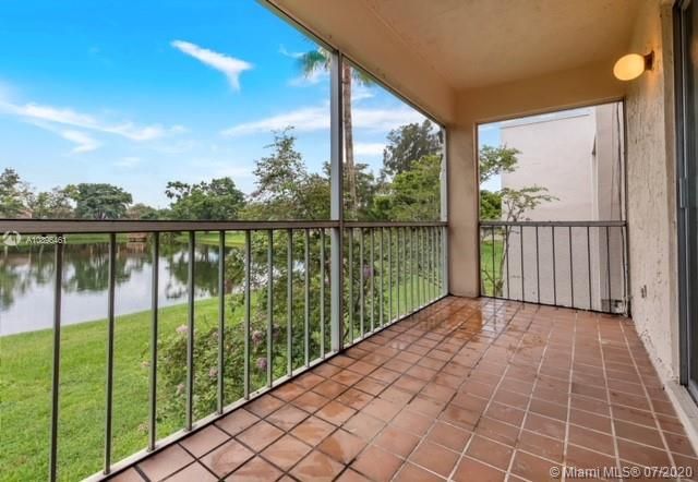 Recently Rented: $2,400 (3 beds, 2 baths, 1443 Square Feet)