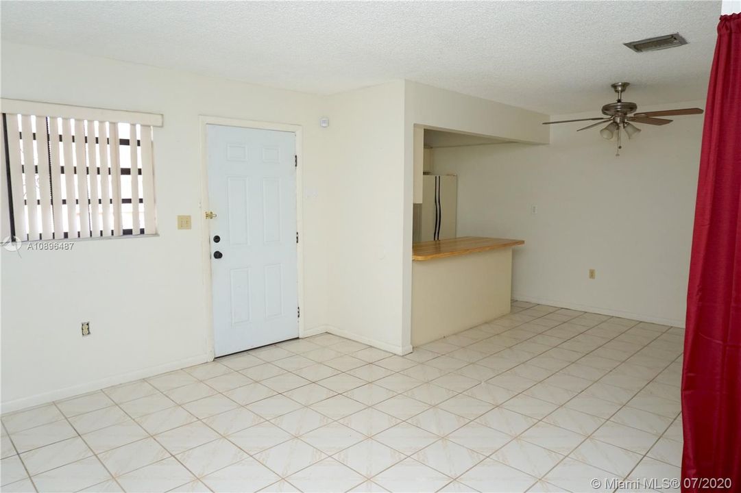 Recently Sold: $125,000 (2 beds, 1 baths, 661 Square Feet)