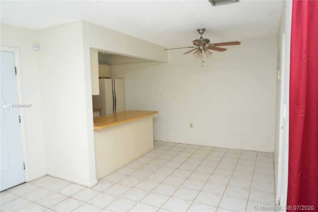 Recently Sold: $125,000 (2 beds, 1 baths, 661 Square Feet)