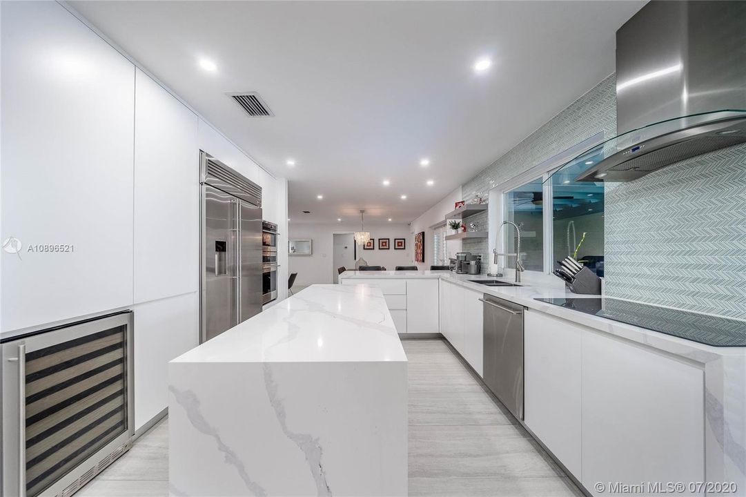 Vendido Recientemente: $775,000 (4 camas, 3 baños, 2679 Pies cuadrados)
