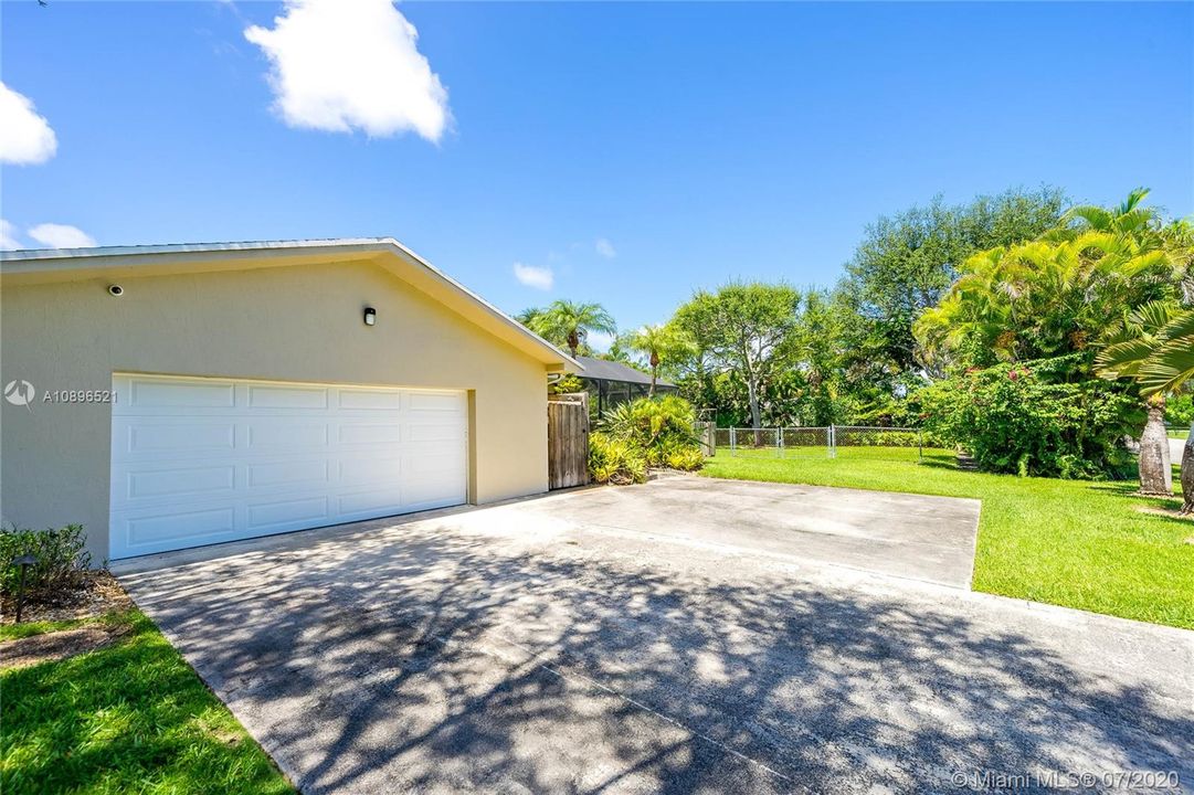 Vendido Recientemente: $775,000 (4 camas, 3 baños, 2679 Pies cuadrados)