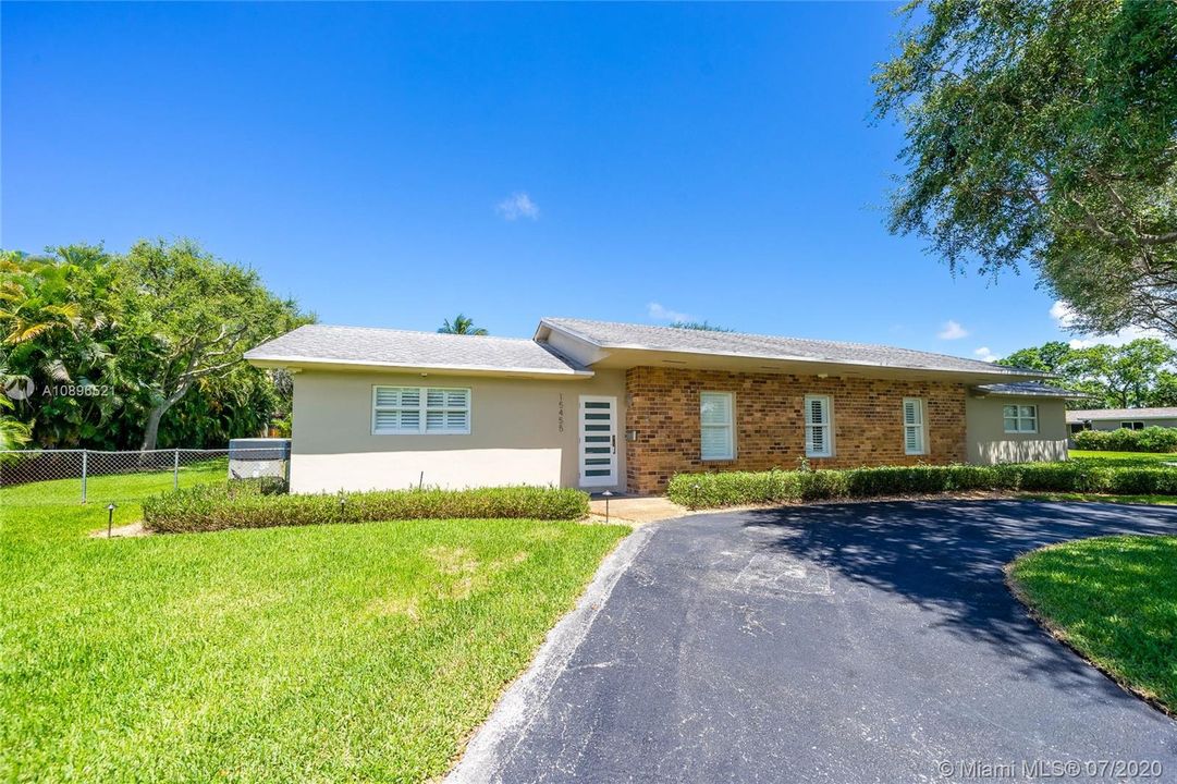 Vendido Recientemente: $775,000 (4 camas, 3 baños, 2679 Pies cuadrados)