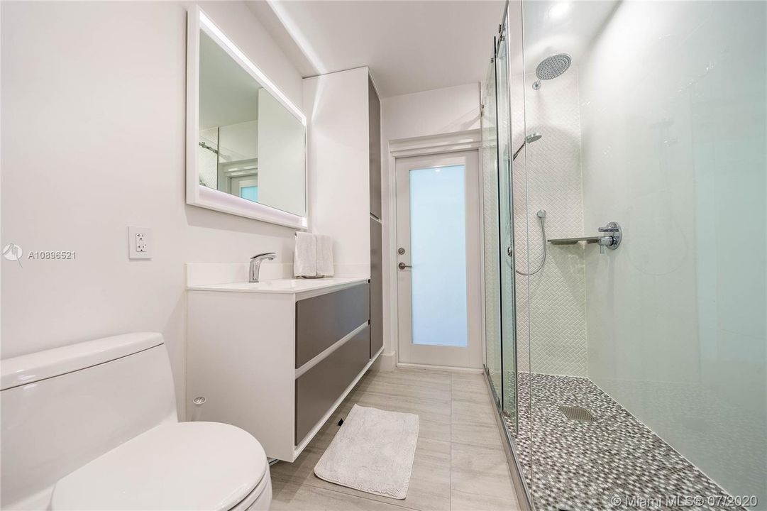 Vendido Recientemente: $775,000 (4 camas, 3 baños, 2679 Pies cuadrados)