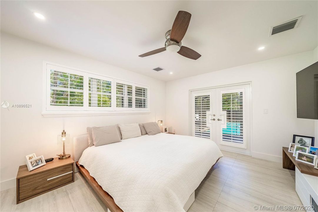 Vendido Recientemente: $775,000 (4 camas, 3 baños, 2679 Pies cuadrados)