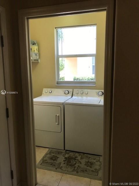 Vendido Recientemente: $229,000 (3 camas, 2 baños, 1383 Pies cuadrados)