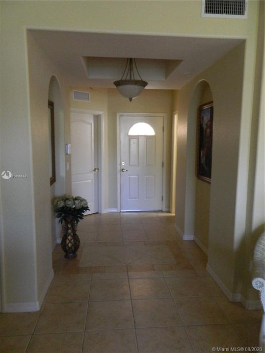 Vendido Recientemente: $229,000 (3 camas, 2 baños, 1383 Pies cuadrados)