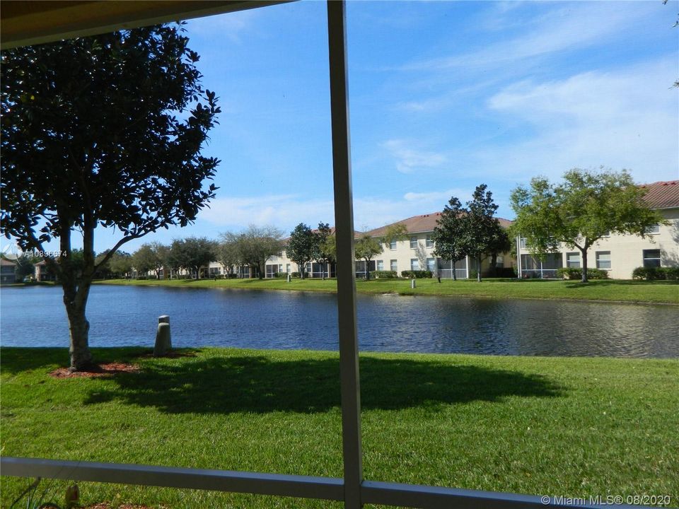 Vendido Recientemente: $229,000 (3 camas, 2 baños, 1383 Pies cuadrados)