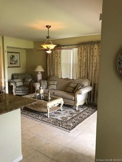 Vendido Recientemente: $229,000 (3 camas, 2 baños, 1383 Pies cuadrados)