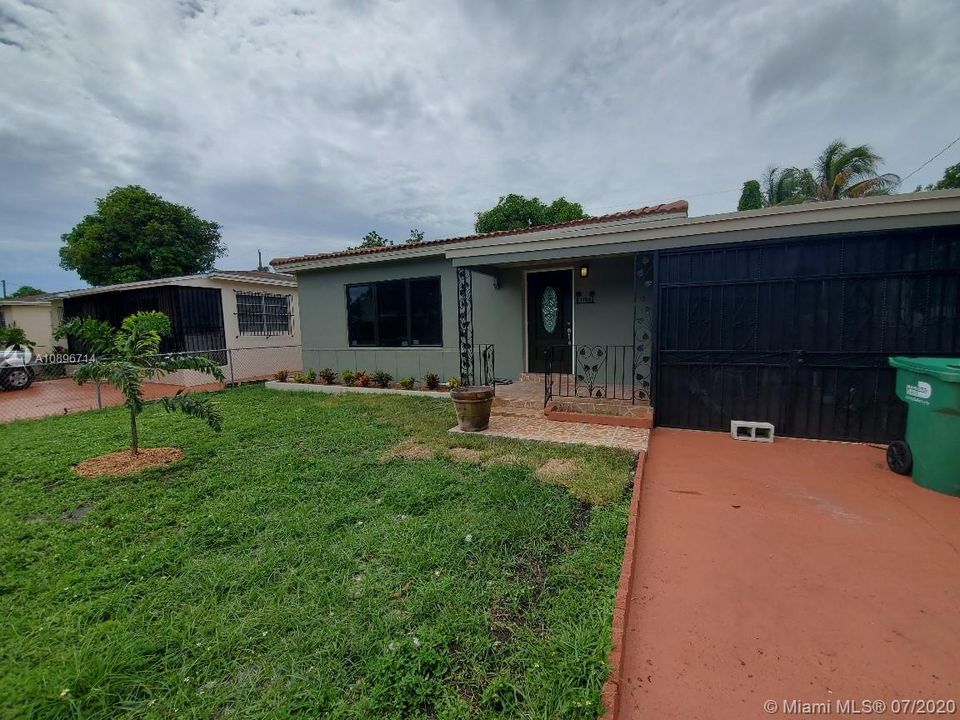 Recientemente alquilado: $1,950 (3 camas, 2 baños, 1218 Pies cuadrados)