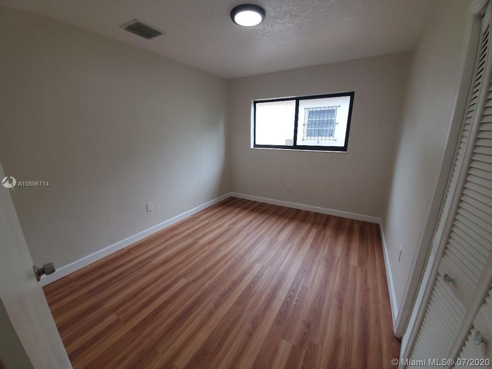 Recientemente alquilado: $1,950 (3 camas, 2 baños, 1218 Pies cuadrados)