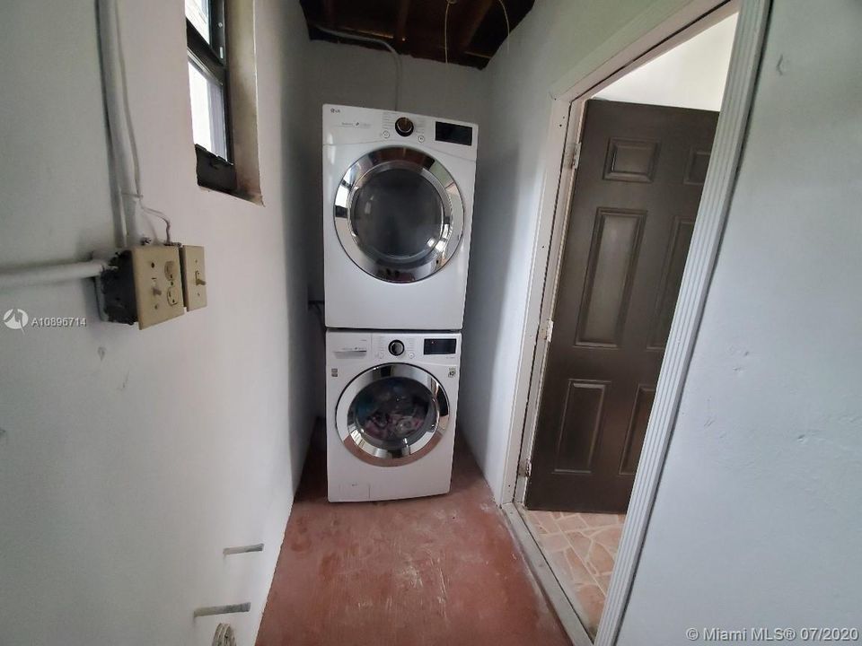Recientemente alquilado: $1,950 (3 camas, 2 baños, 1218 Pies cuadrados)