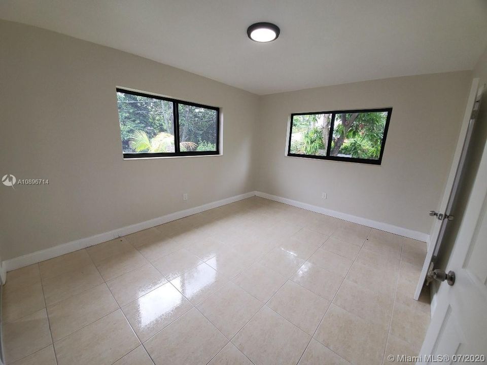 Recientemente alquilado: $1,950 (3 camas, 2 baños, 1218 Pies cuadrados)