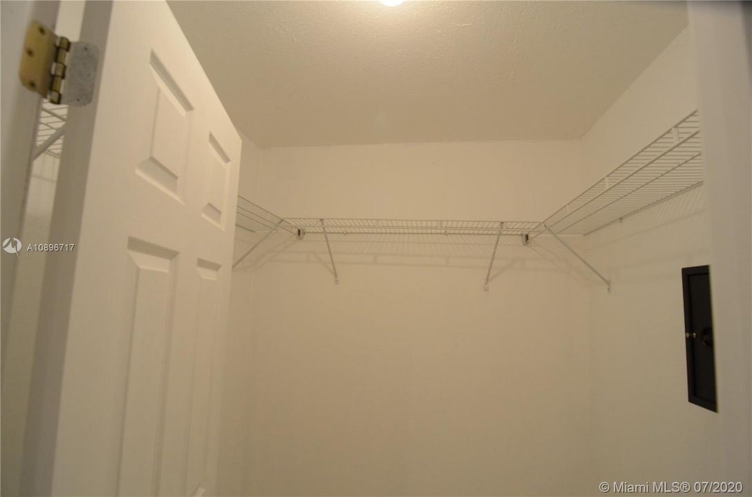Recently Sold: $169,500 (2 beds, 2 baths, 1060 Square Feet)