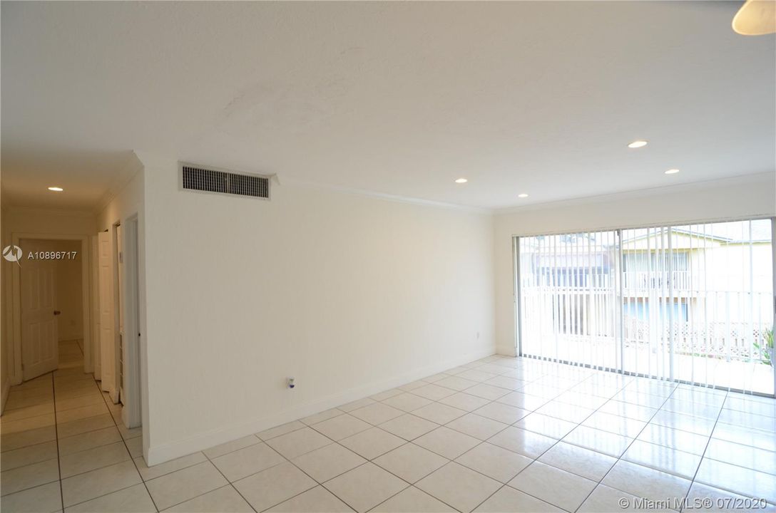 Recently Sold: $169,500 (2 beds, 2 baths, 1060 Square Feet)