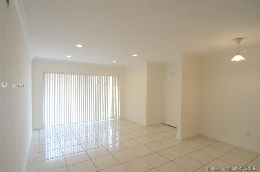Recently Sold: $169,500 (2 beds, 2 baths, 1060 Square Feet)