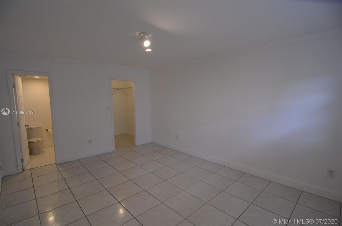 Recently Sold: $169,500 (2 beds, 2 baths, 1060 Square Feet)