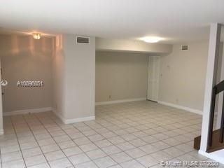 Recently Rented: $2,295 (3 beds, 2 baths, 1640 Square Feet)