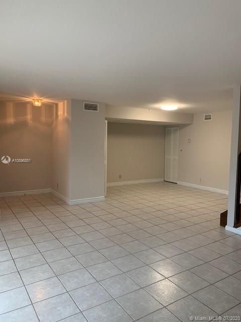 Recently Rented: $2,295 (3 beds, 2 baths, 1640 Square Feet)