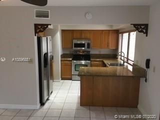 Recently Rented: $2,295 (3 beds, 2 baths, 1640 Square Feet)