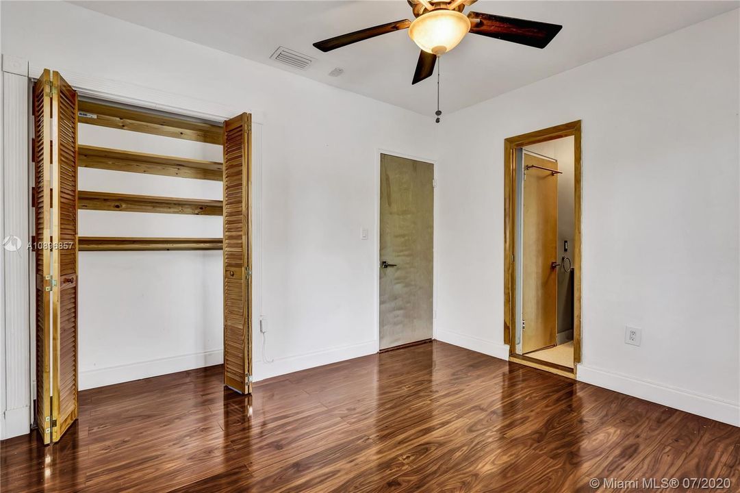 Недавно арендовано: $2,300 (2 спален, 2 ванн, 1520 Квадратных фут)