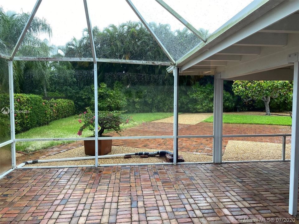 BEAUTIFULLY AND PAVED ENCLOSED ATRIUM