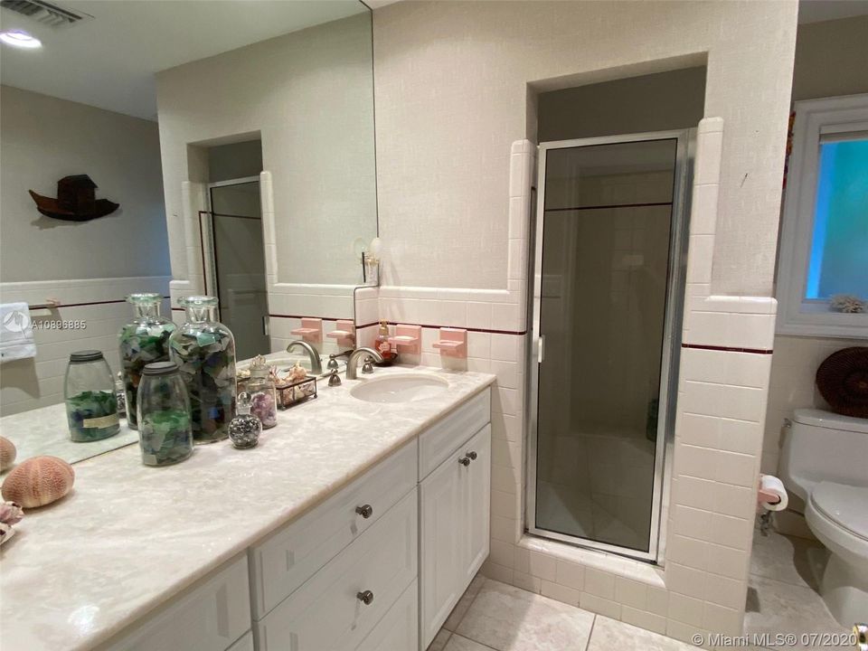 GUEST BATHROOM COMES WITH SHOWER ENCLOSURE