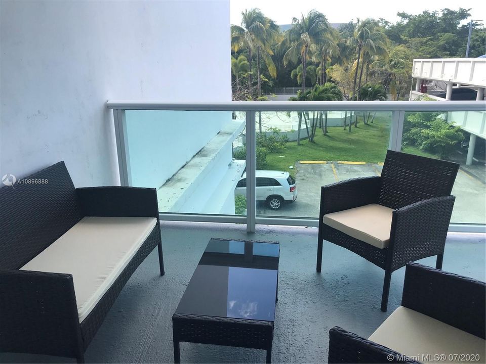 Recientemente alquilado: $2,250 (2 camas, 2 baños, 1603 Pies cuadrados)