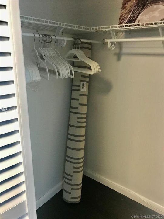 Walking closet