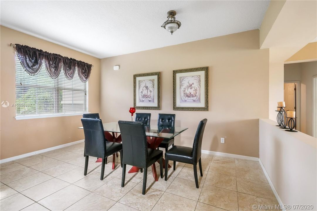 Recently Sold: $279,900 (5 beds, 3 baths, 3379 Square Feet)