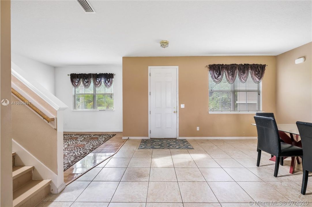 Recently Sold: $279,900 (5 beds, 3 baths, 3379 Square Feet)