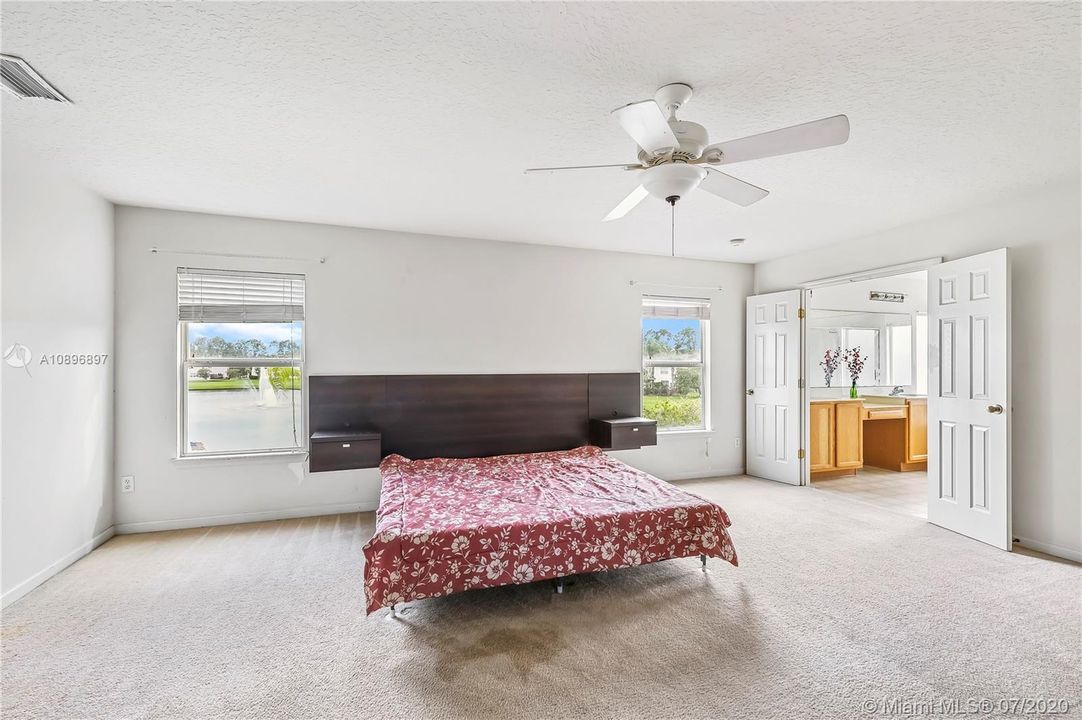 Recently Sold: $279,900 (5 beds, 3 baths, 3379 Square Feet)