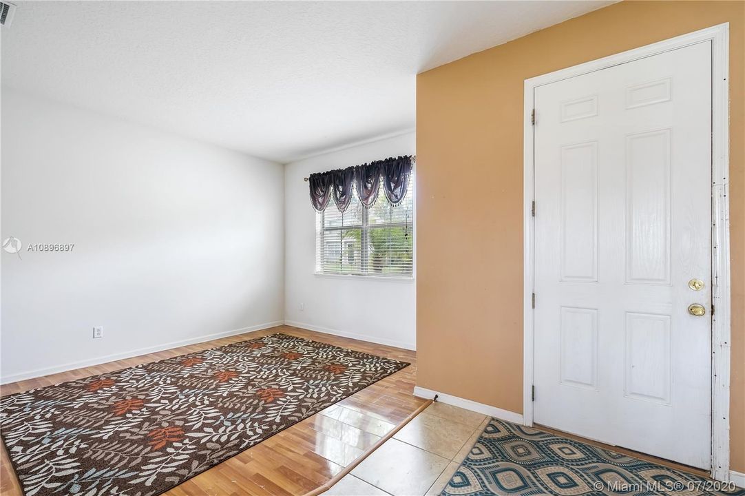 Recently Sold: $279,900 (5 beds, 3 baths, 3379 Square Feet)