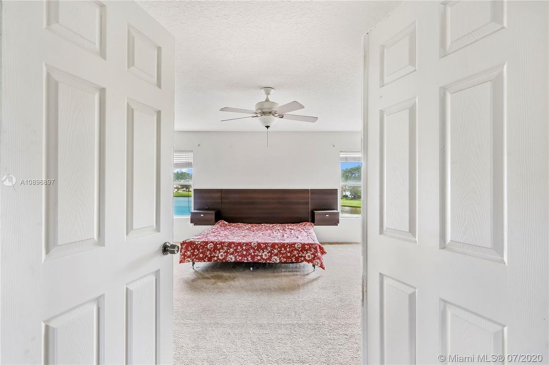 Recently Sold: $279,900 (5 beds, 3 baths, 3379 Square Feet)