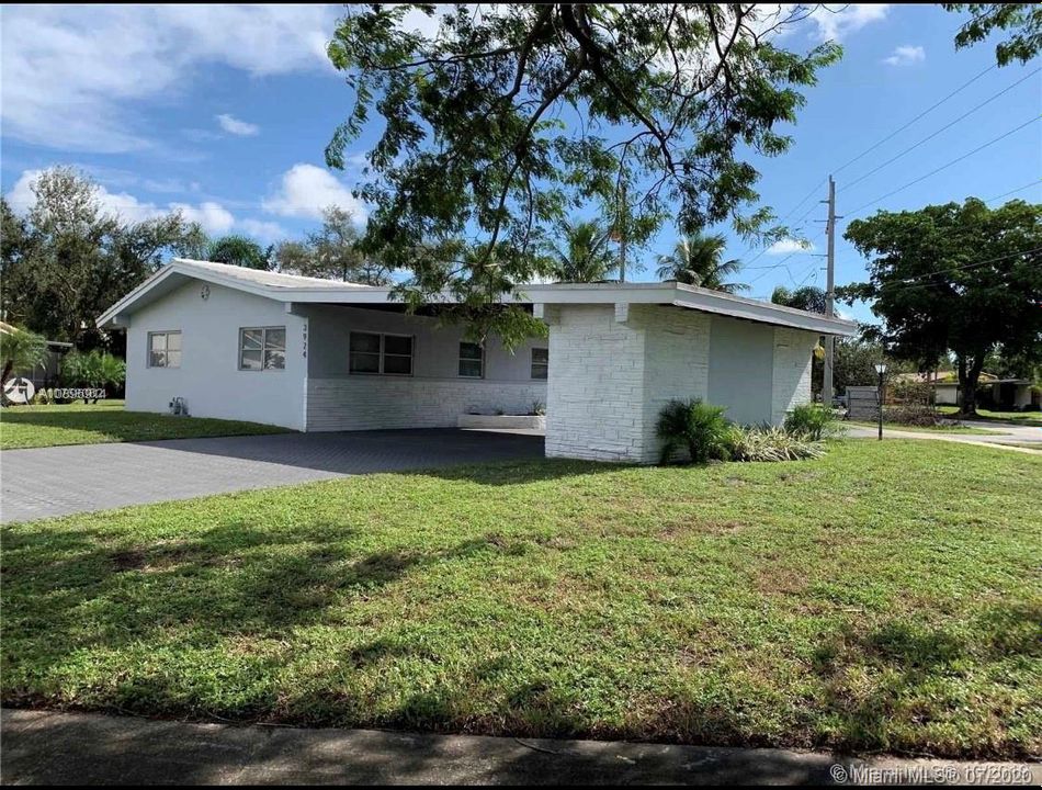 Recently Rented: $2,895 (3 beds, 2 baths, 1596 Square Feet)