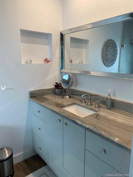 Recently Rented: $2,895 (3 beds, 2 baths, 1596 Square Feet)