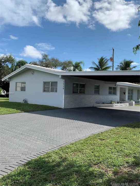 Recently Rented: $2,895 (3 beds, 2 baths, 1596 Square Feet)