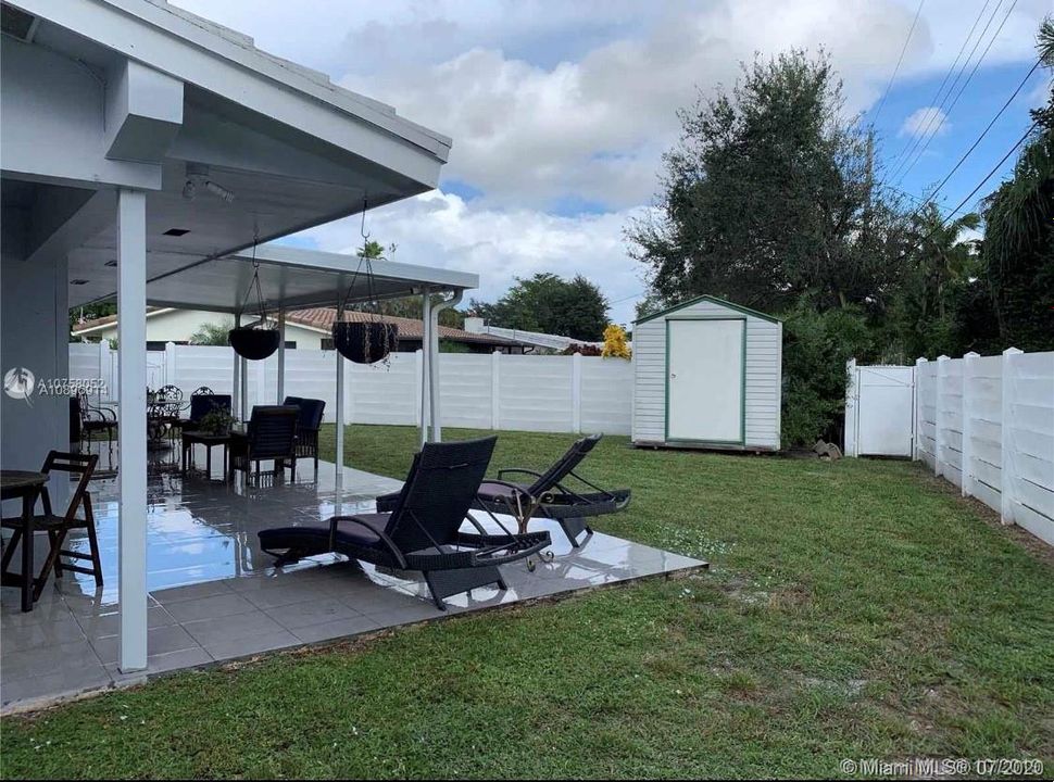 Recently Rented: $2,895 (3 beds, 2 baths, 1596 Square Feet)