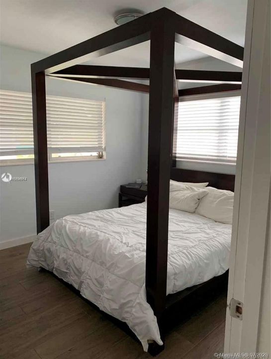 Recently Rented: $2,895 (3 beds, 2 baths, 1596 Square Feet)
