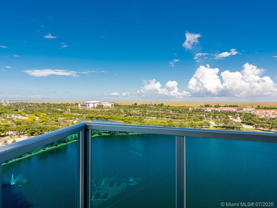 Недавно продано: $315,000 (3 спален, 3 ванн, 1546 Квадратных фут)