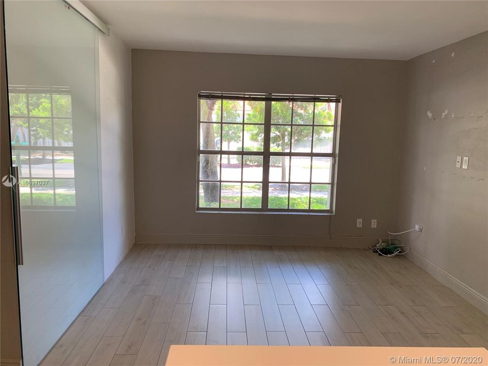 Recently Rented: $2,900 (4 beds, 2 baths, 1692 Square Feet)