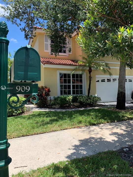 Recently Rented: $2,900 (4 beds, 2 baths, 1692 Square Feet)