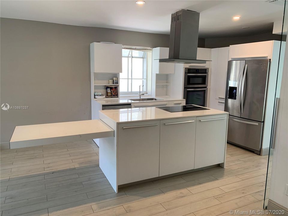 Recently Rented: $2,900 (4 beds, 2 baths, 1692 Square Feet)